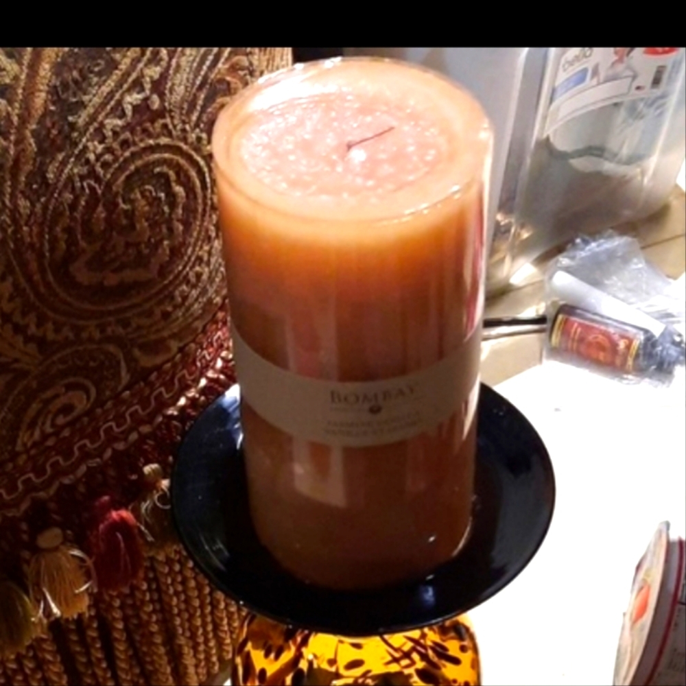 NIEW GENUINE BOMBAY & COMPANY LARGE CANDLE 6" HUGE! Jasmine Vanilla